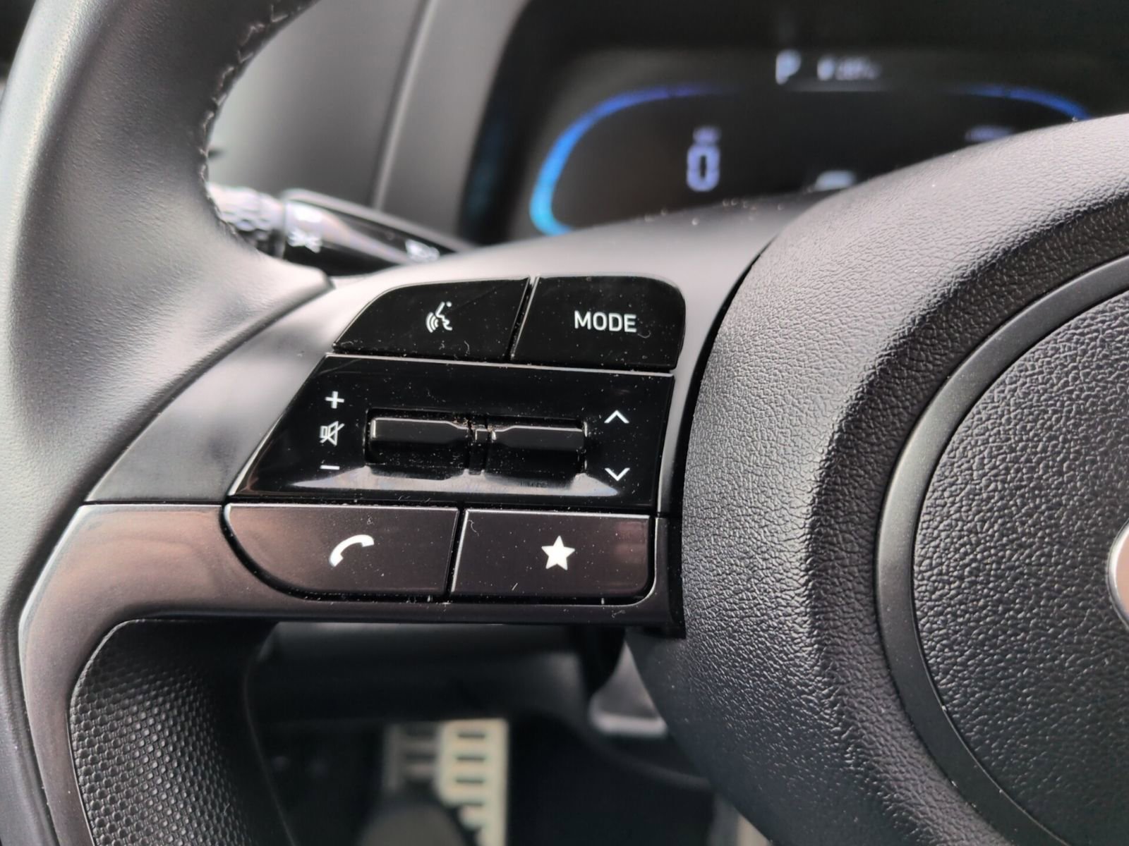 Used 2025 Hyundai Elantra Sport image 17