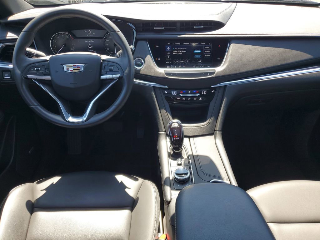 Used 2025 Cadillac XT6 Luxury AWD/4WD image 22