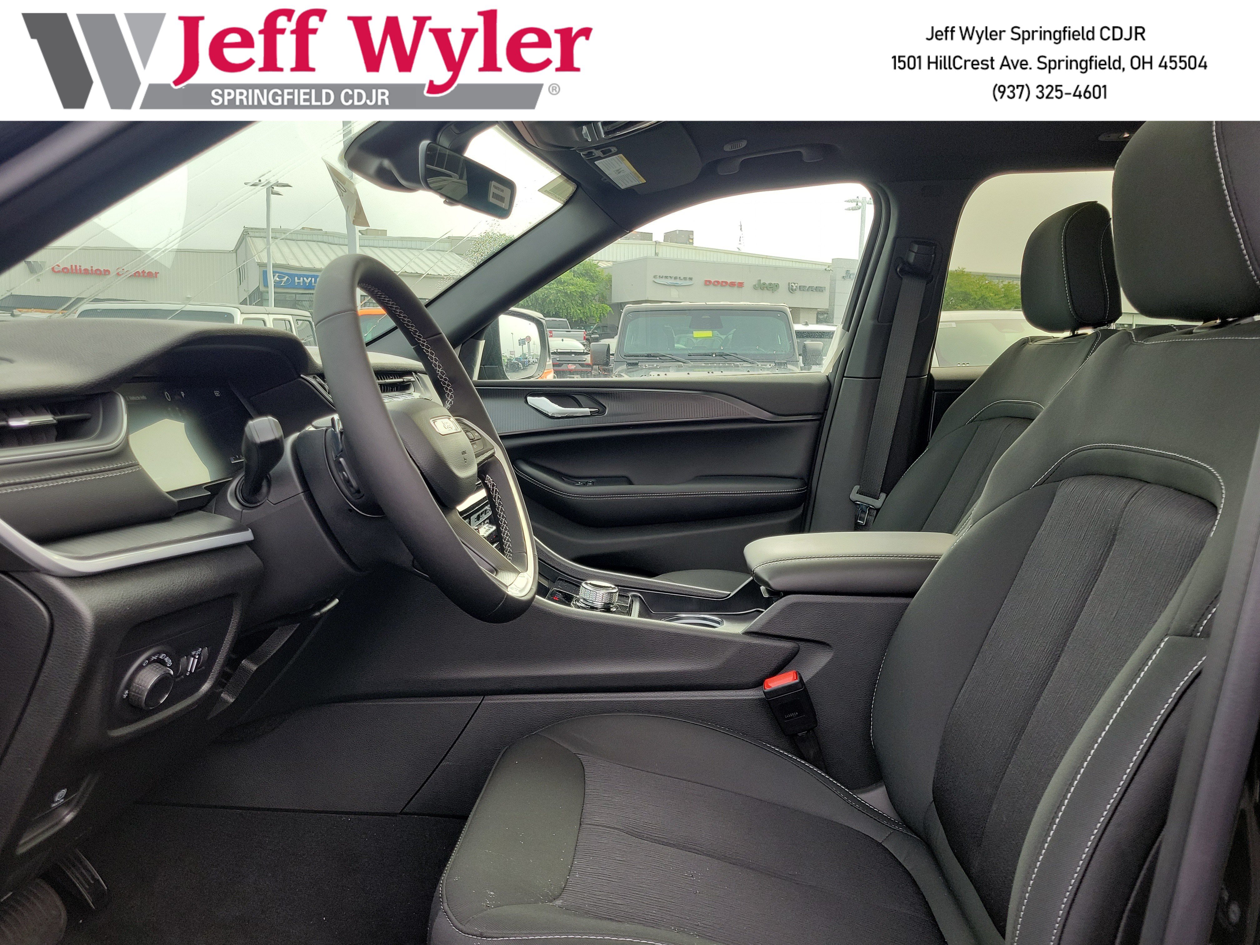 New 2026 Jeep Grand Cherokee Laredo X AWD/4WD image 15