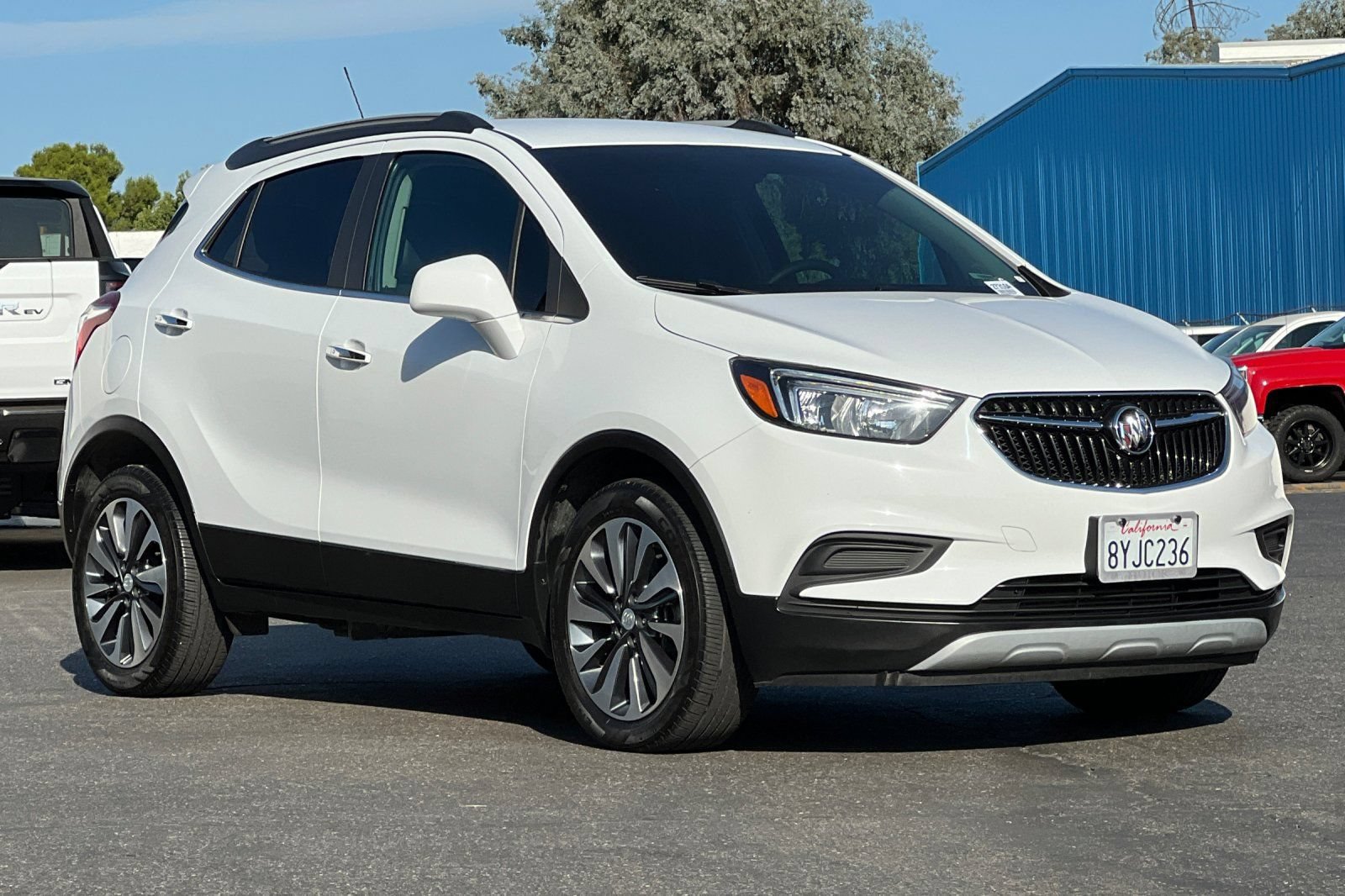Used 2021 Buick Encore Preferred FWD image 2