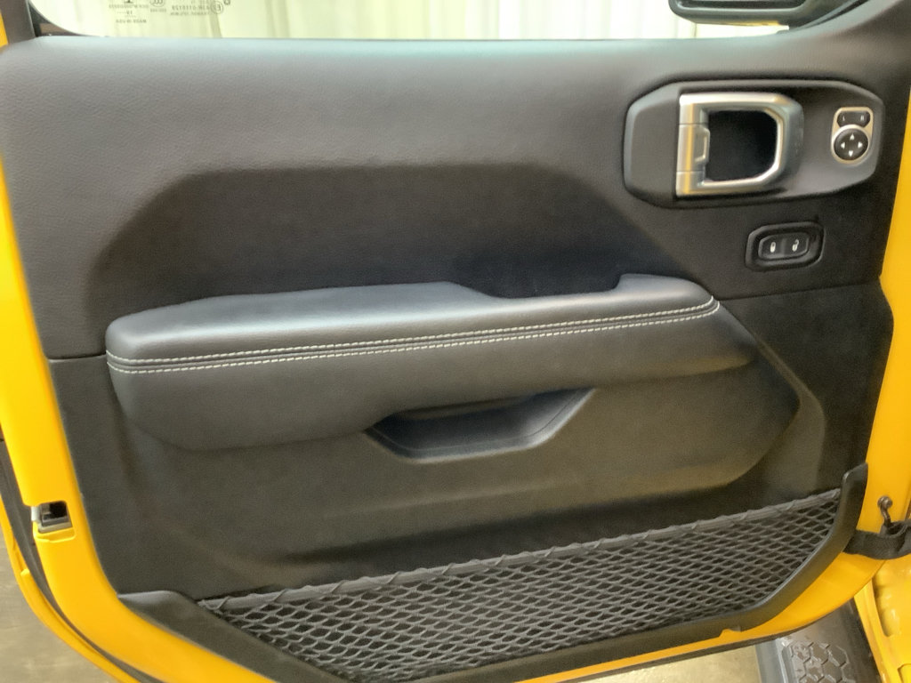 Used 2020 Jeep Wrangler Unlimited Sahara AWD/4WD image 13