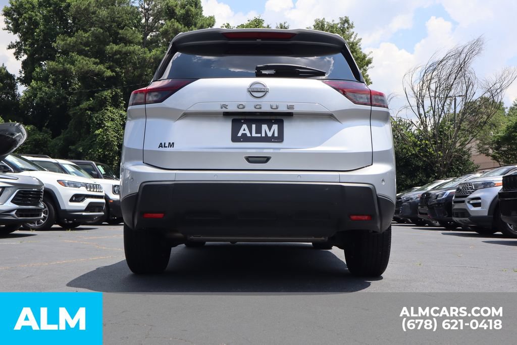Used 2024 Nissan Rogue S FWD image 6