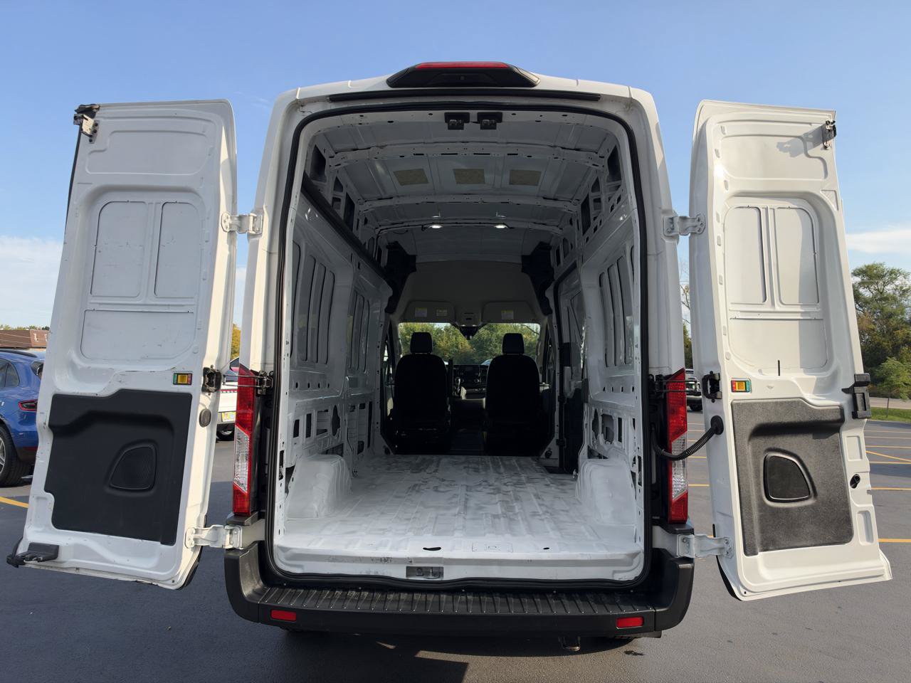 Used 2022 Ford Transit 250 148 High Roof RWD image 30