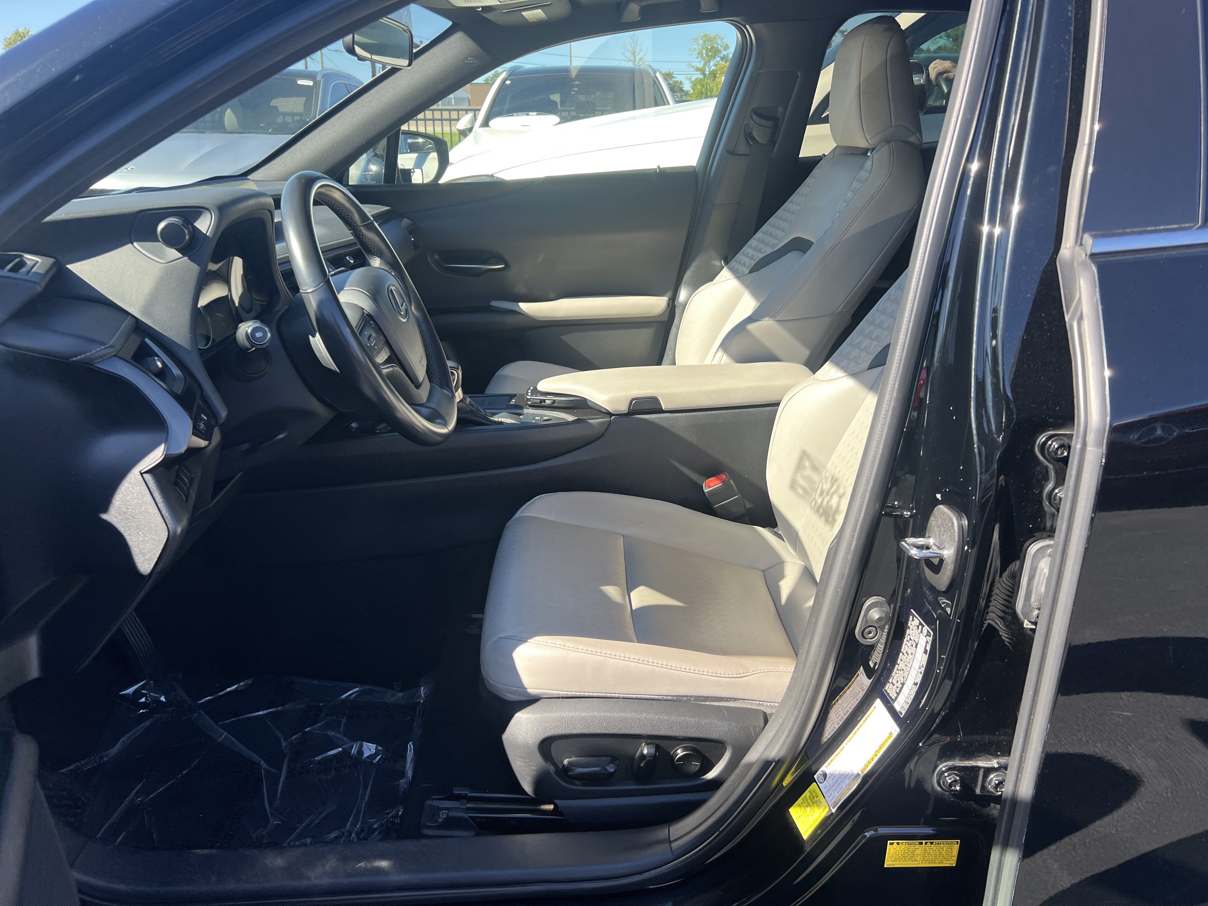 Used 2021 Lexus UX 250h w/ Accessory Package (Z1) AWD/4WD image 16