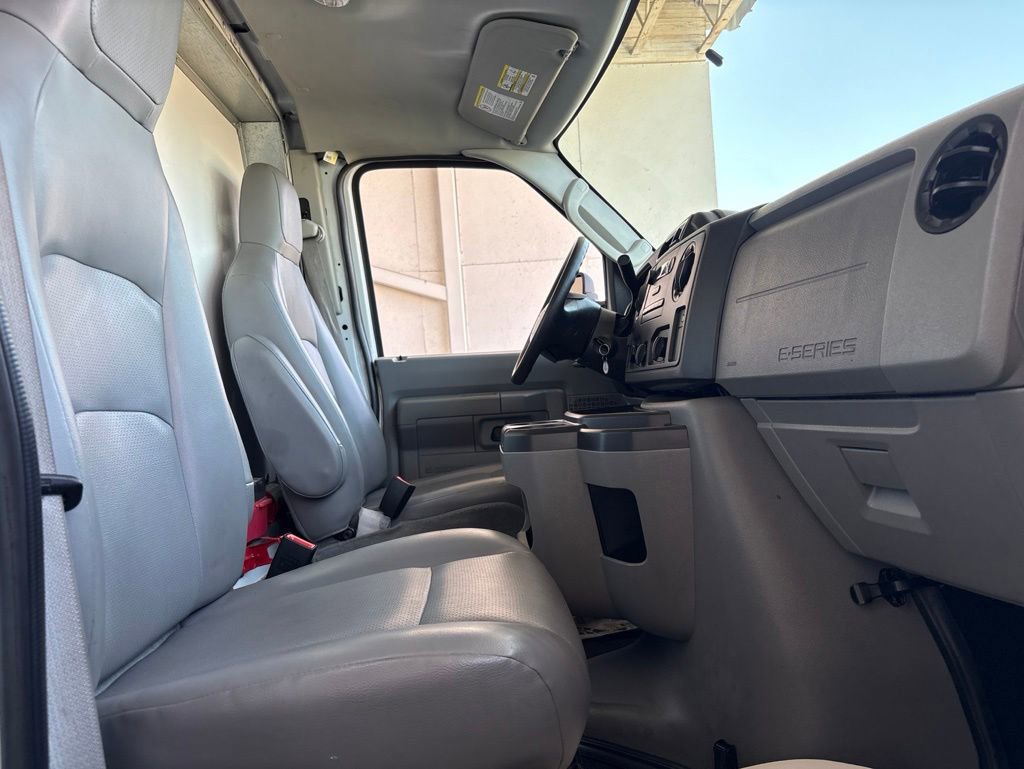 Used 2017 Ford E-350 and Econoline 350 Super Duty RWD image 16