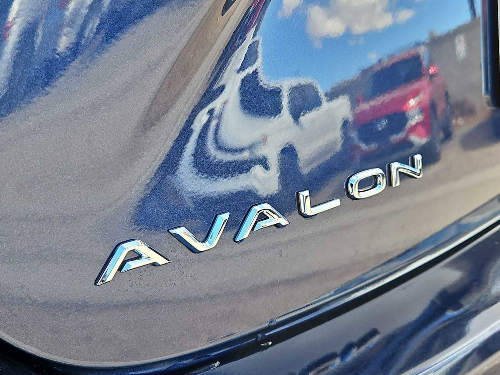 Used 2014 Toyota Avalon Limited image 13