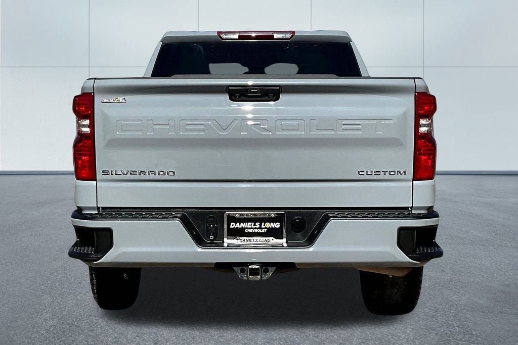 Used 2024 Chevrolet Silverado 1500 Custom image 4