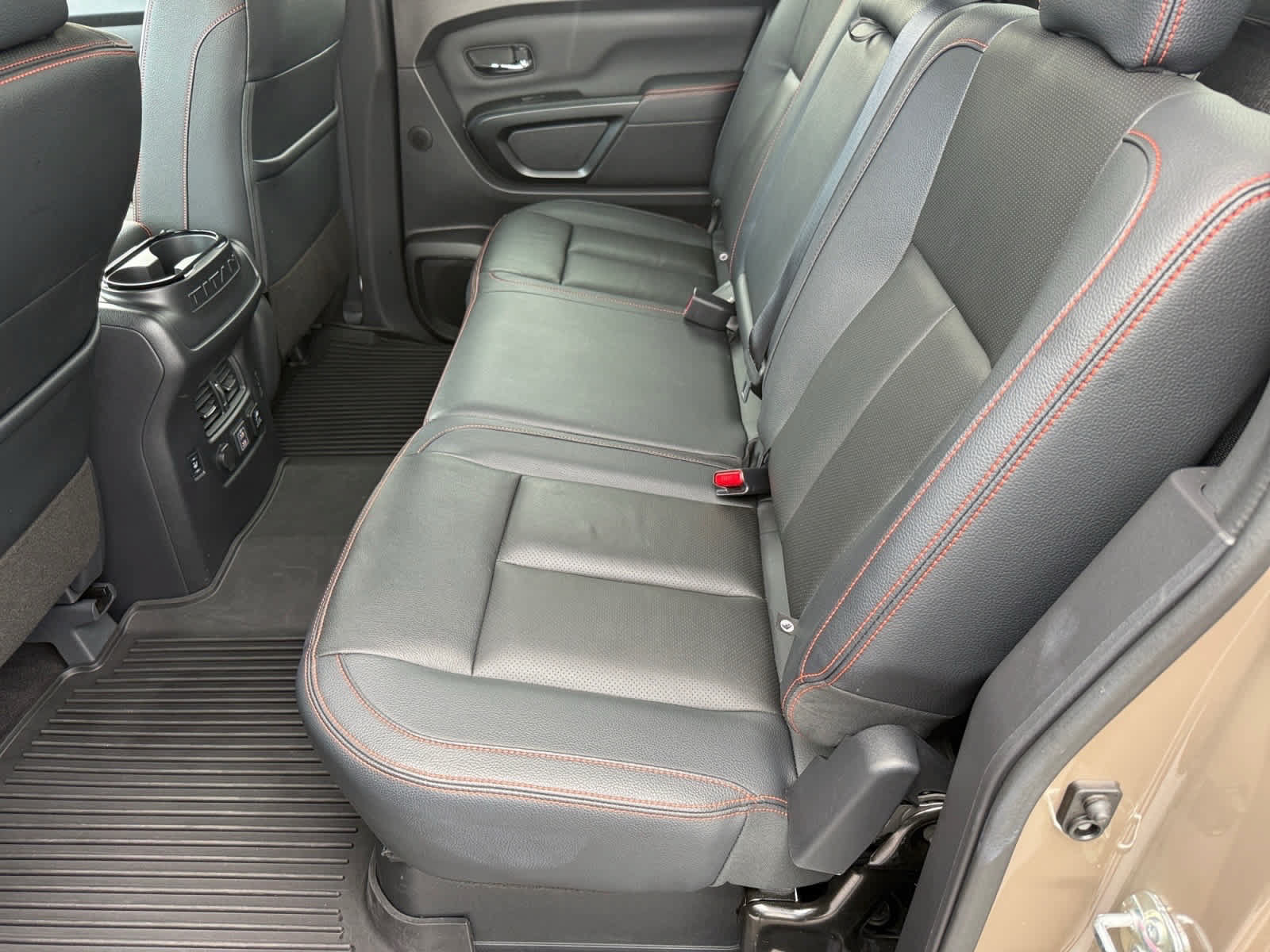 Used 2024 Nissan Titan PRO-4X w/ Pro-4x Convenience Package AWD/4WD image 11