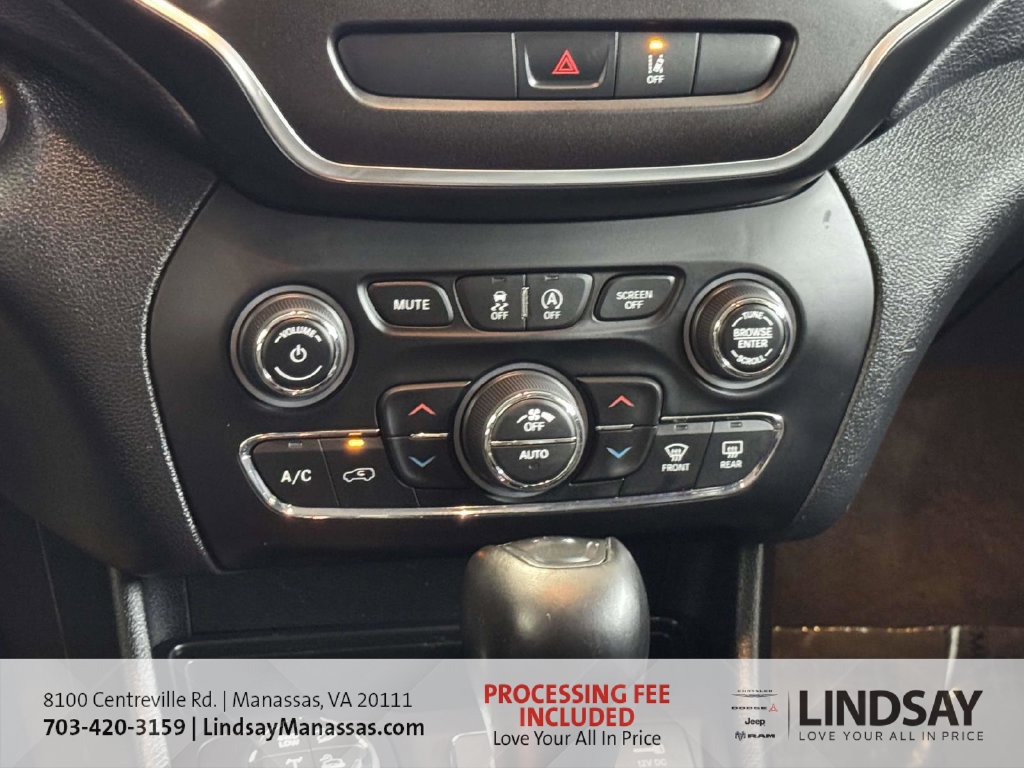 Used 2022 Jeep Cherokee Trailhawk w/ Premium Leather Package AWD/4WD image 25