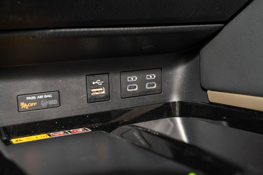 Used 2025 Toyota Camry XSE image 16