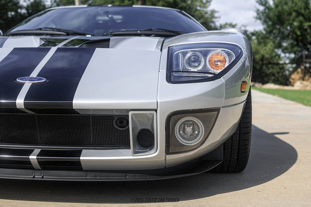 Used 2005 Ford GT RWD image 53