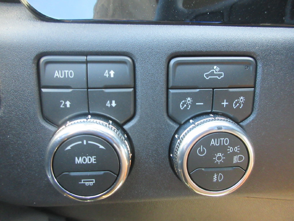 New 2026 GMC Sierra 3500 SLE w/ SLE Value Package AWD/4WD image 16