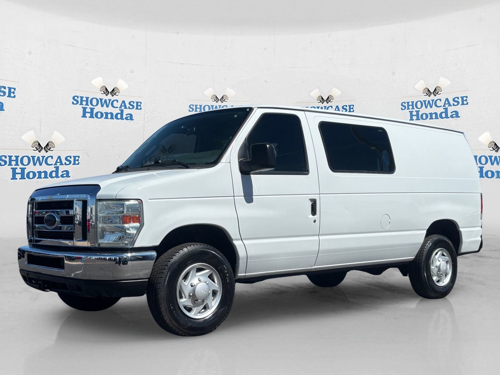 Used 2014 Ford E-250 and Econoline 250 w/ Power Group image 2