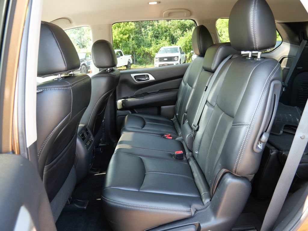 Used 2017 Nissan Pathfinder SL w/ SL Tech Package AWD/4WD image 13