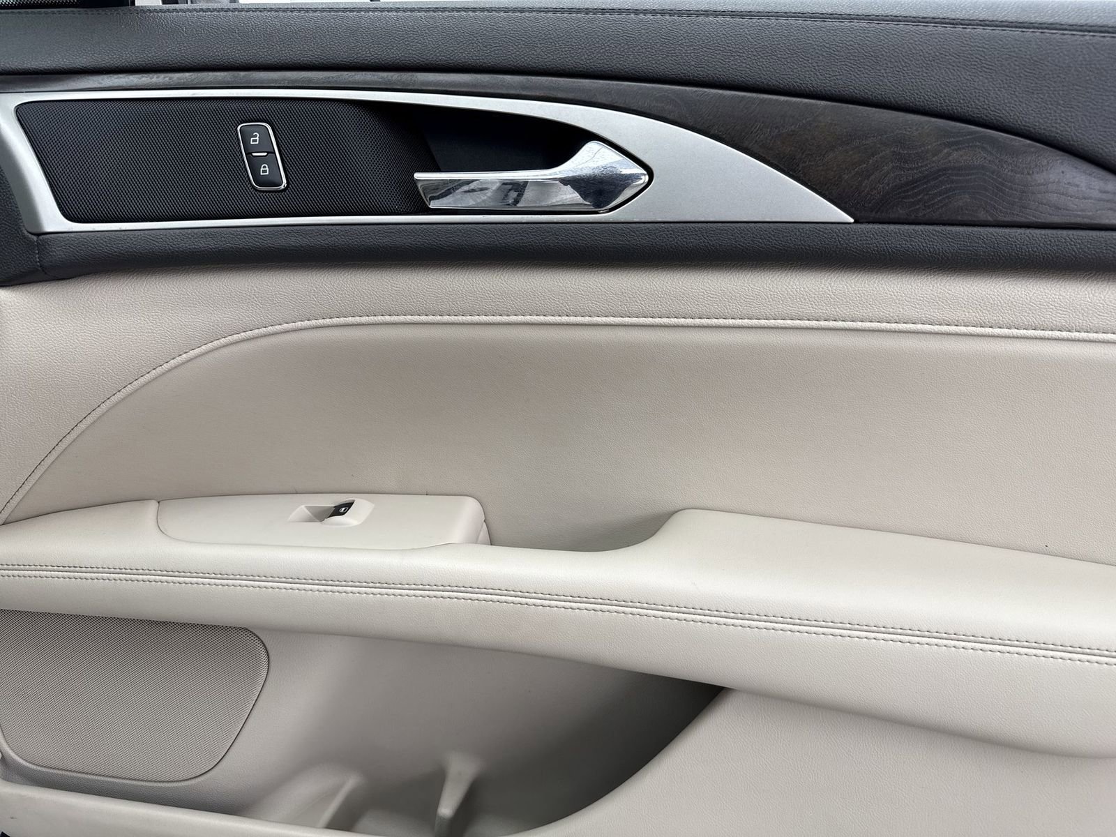 Used 2019 Lincoln MKZ Reserve image 37