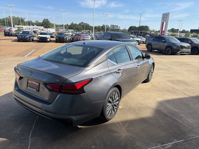 Used 2024 Nissan Altima 2.5 SV FWD image 4