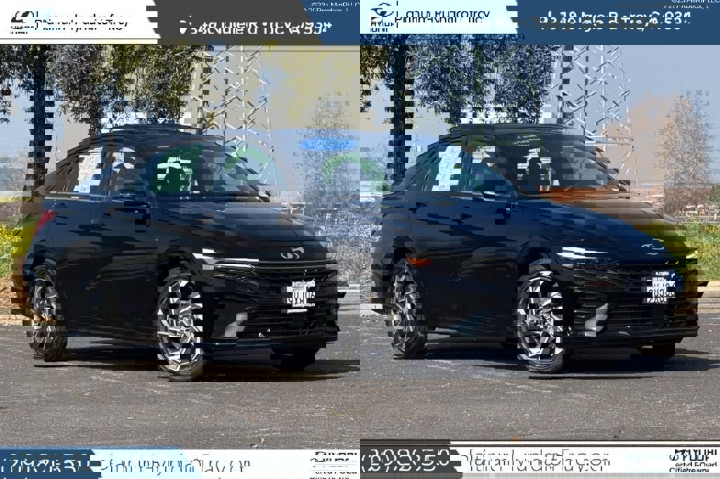 Used 2025 Hyundai Elantra Limited image 1