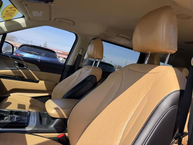 Used 2024 Kia Carnival LX FWD image 8