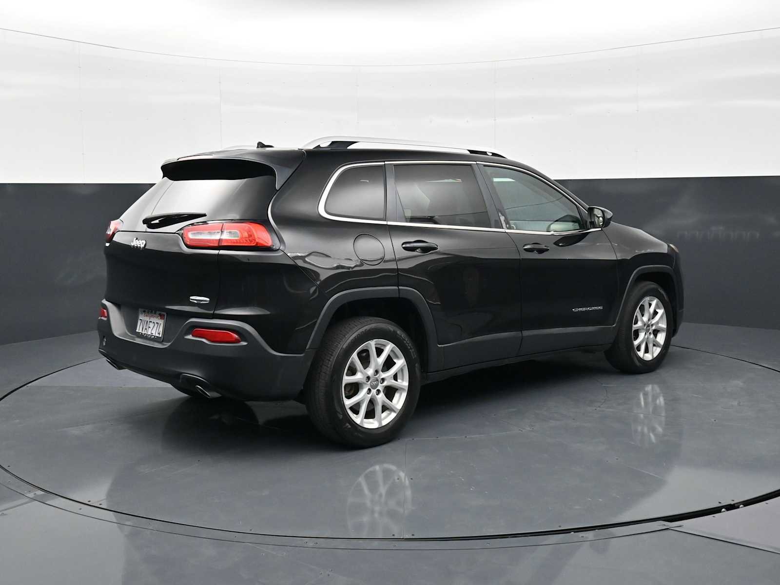 Used 2014 Jeep Cherokee Latitude image 4