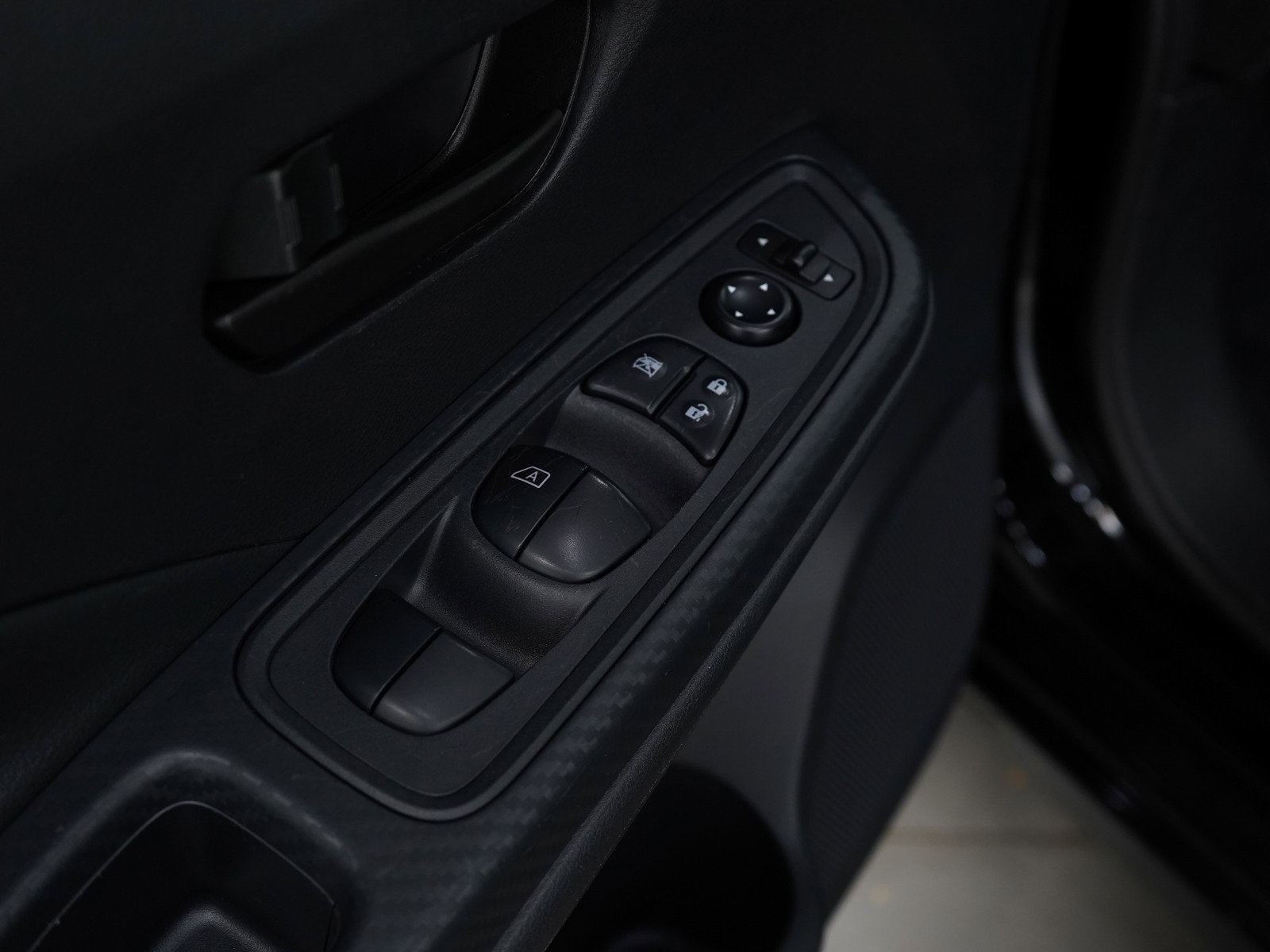 Used 2024 Nissan Versa S w/ S Plus Package image 17