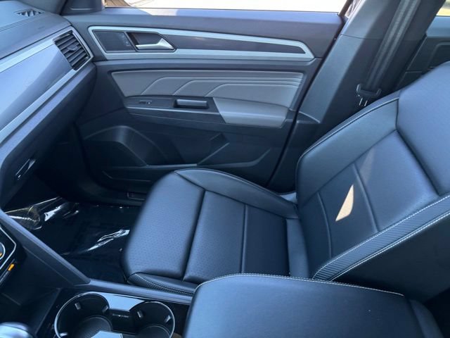 Used 2022 Volkswagen Atlas Cross Sport SEL R-Line AWD/4WD image 24