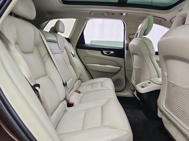 Used 2018 Volvo XC60 T6 Momentum w/ Advanced Package AWD/4WD image 27