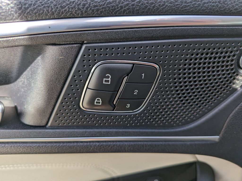 Used 2020 Ford Edge Titanium FWD image 21