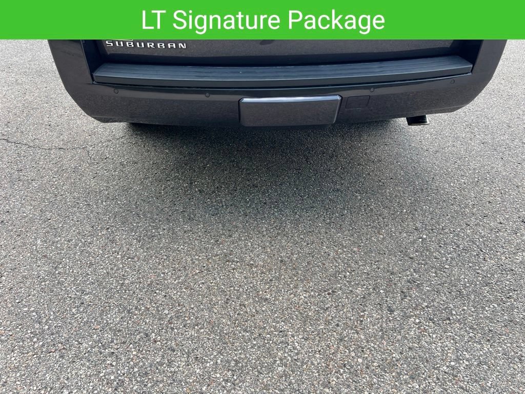 Used 2017 Chevrolet Suburban LT w/ LT Signature Package AWD/4WD image 8