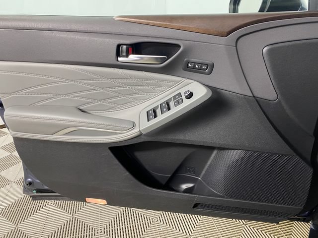 Certified 2019 Toyota Avalon Limited w/ Advanced Safety Package FWD image 20