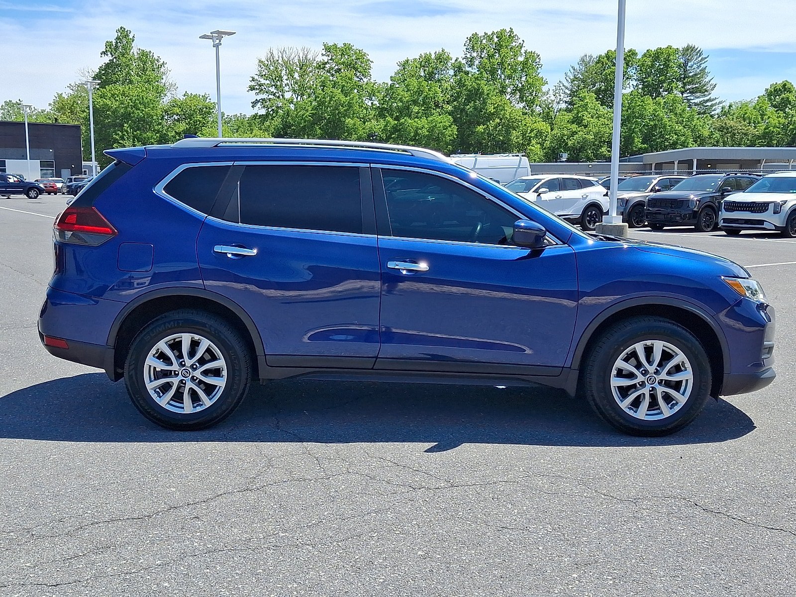 Used 2020 Nissan Rogue SV AWD/4WD video 4