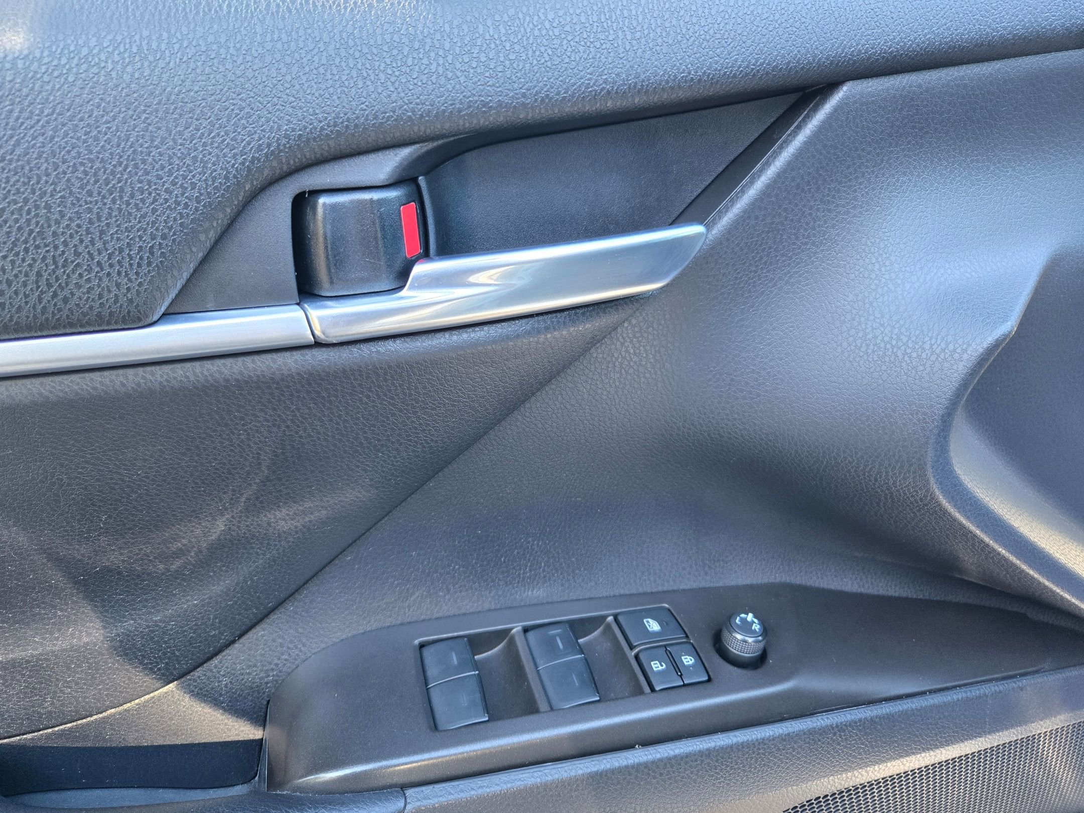 Used 2023 Toyota Camry SE image 26