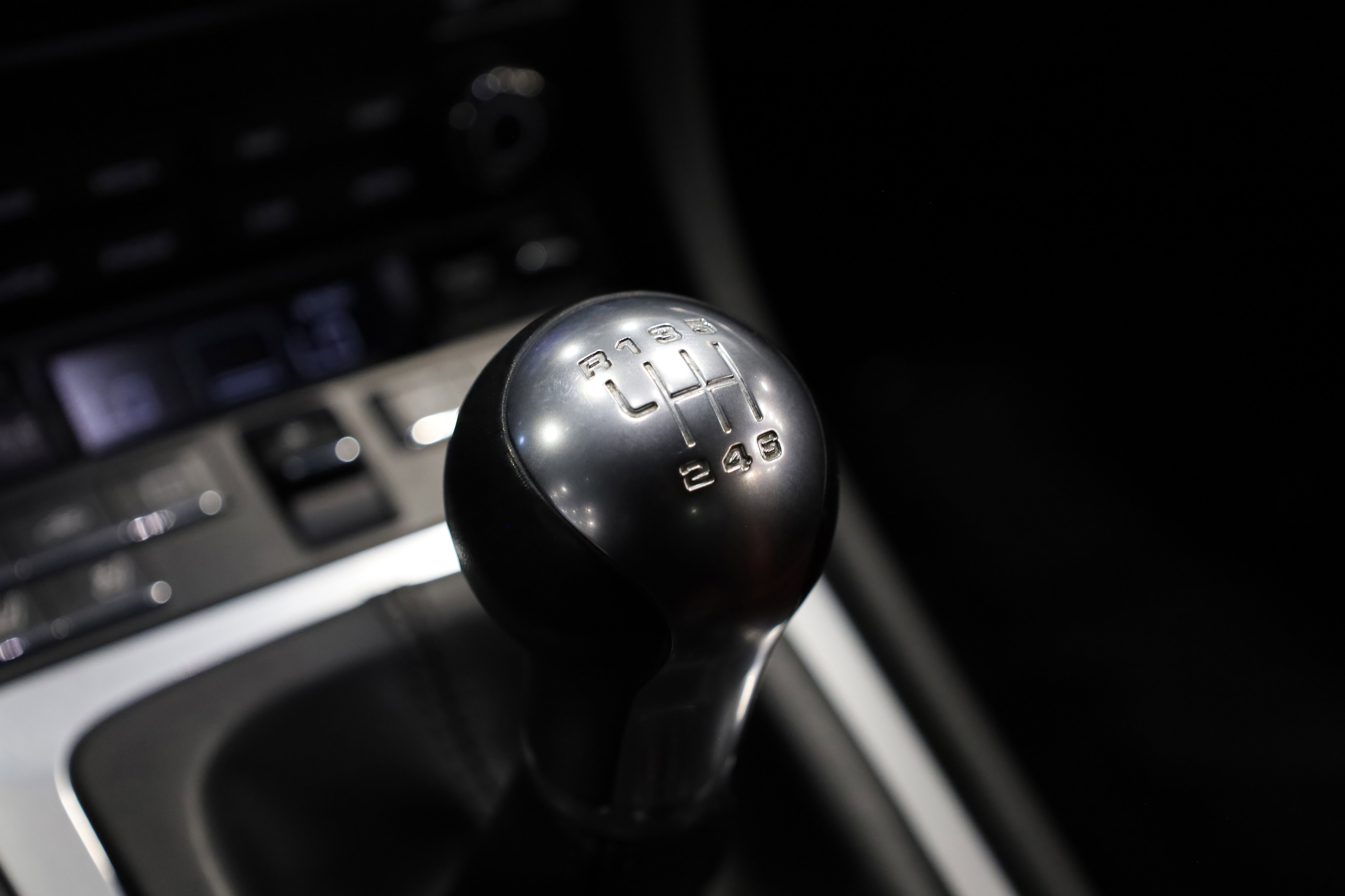 Used 2018 Porsche 718 Cayman S image 31