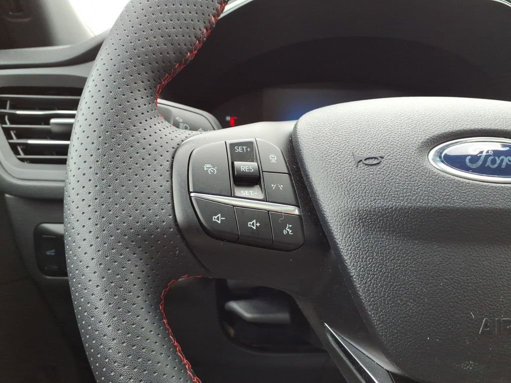 Certified 2024 Ford Escape ST-Line w/ Tech Pack #1 image 17