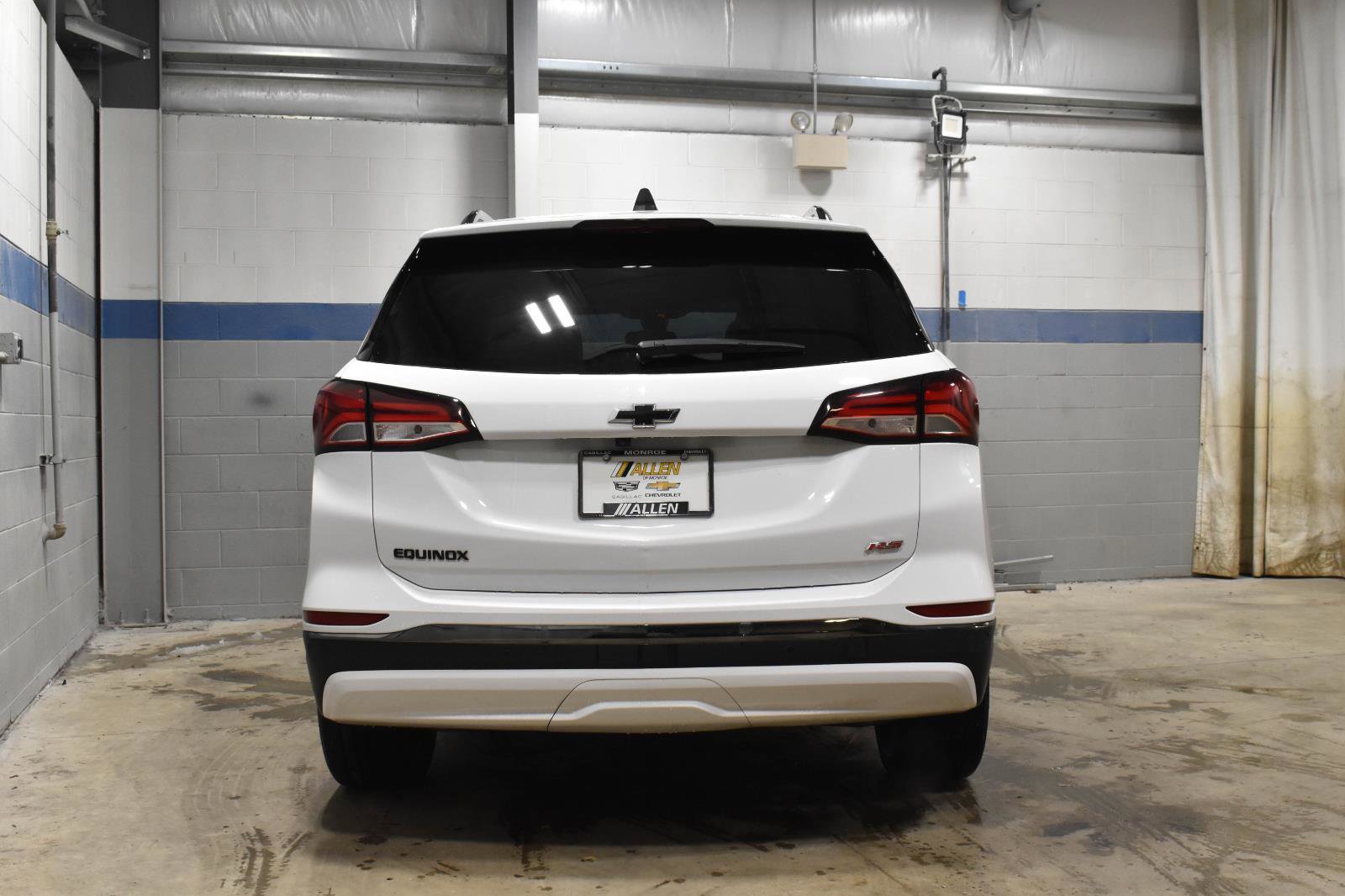 Used 2022 Chevrolet Equinox RS w/ RS Leather Package image 26