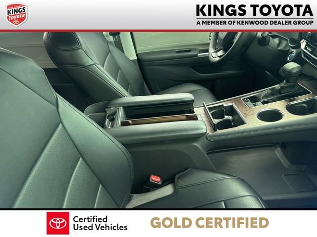 Used 2024 Toyota Sienna LE AWD/4WD image 8