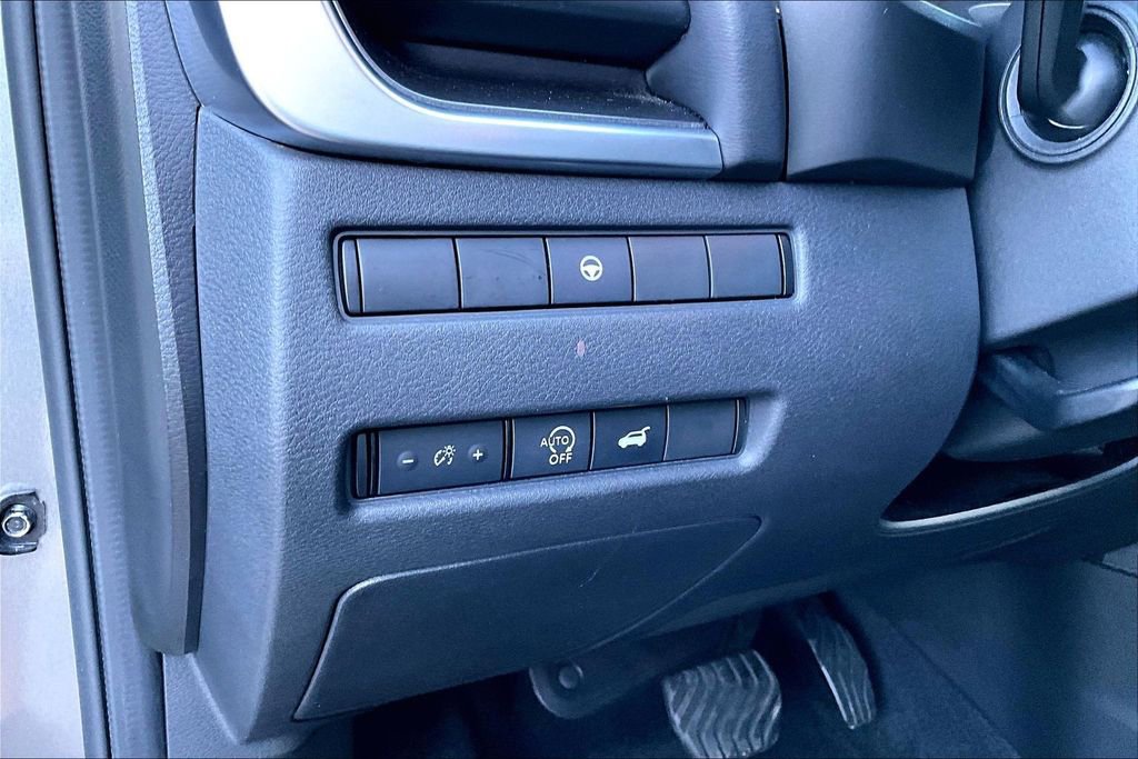 Used 2024 Nissan Rogue SV image 51