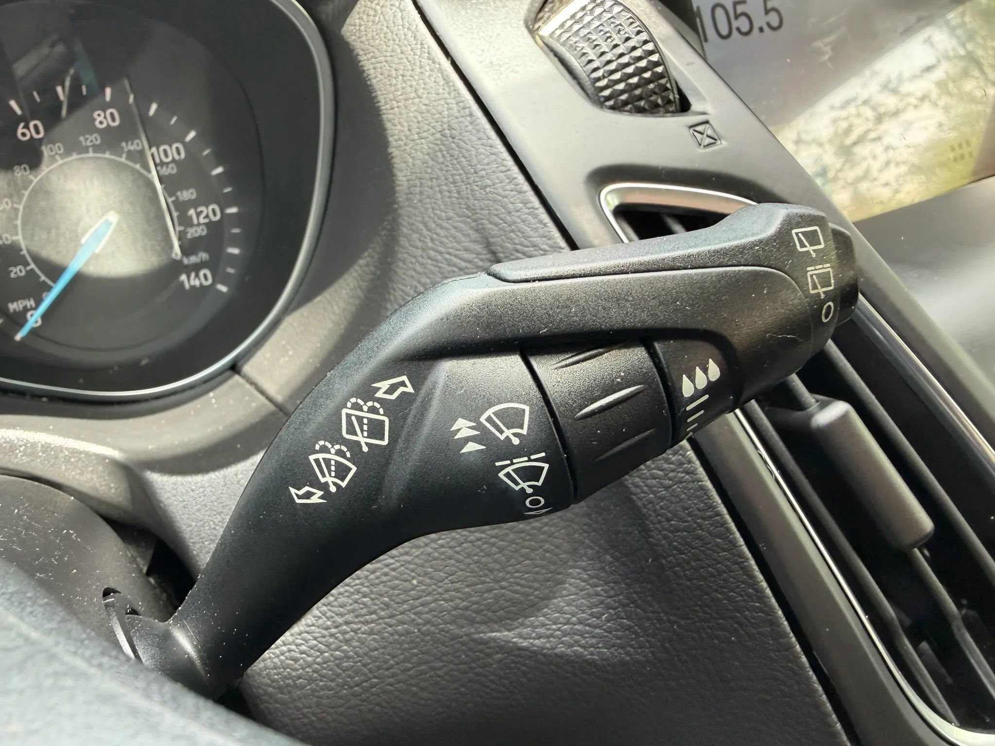 Used 2017 Ford Focus SEL w/ Cold Weather Package FWD image 30
