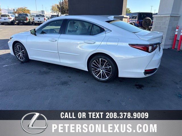 Used 2023 Lexus ES 300h w/ Premium Package FWD image 4