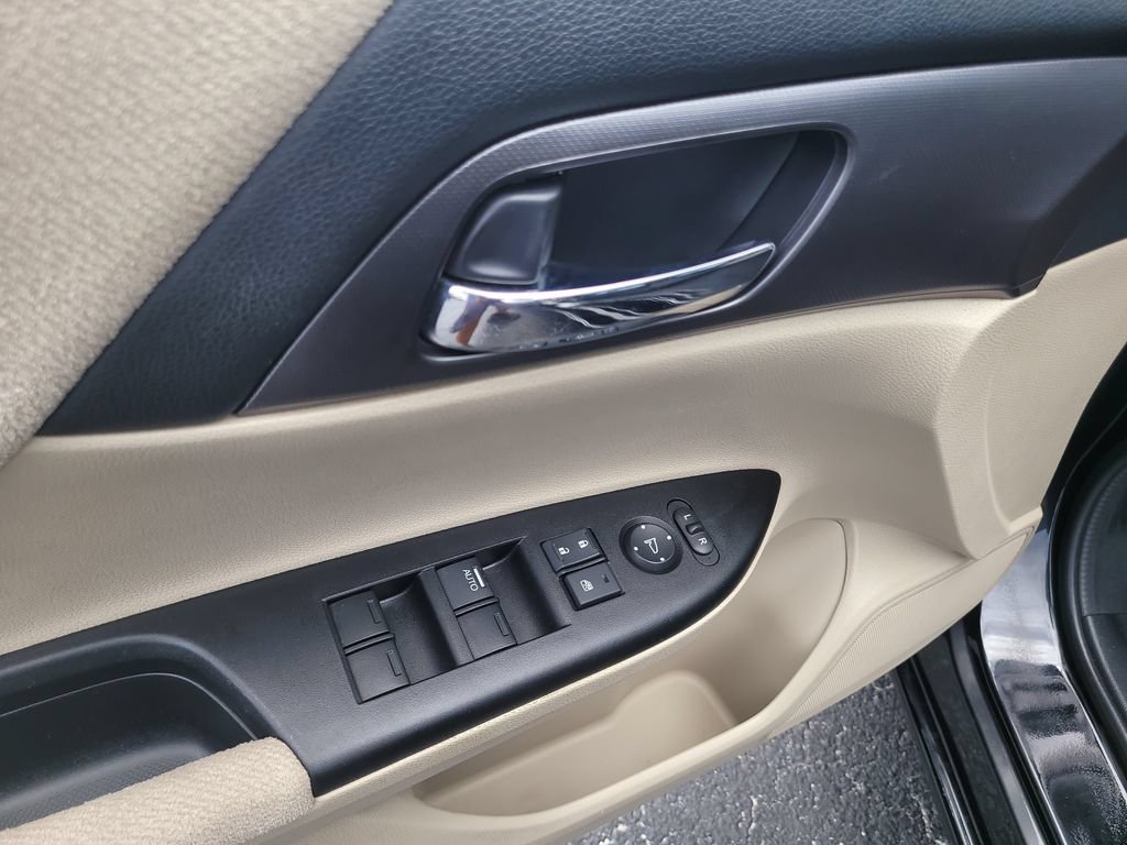 Used 2013 Honda Accord LX image 12