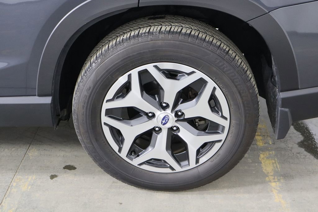 Used 2023 Subaru Forester Premium image 41