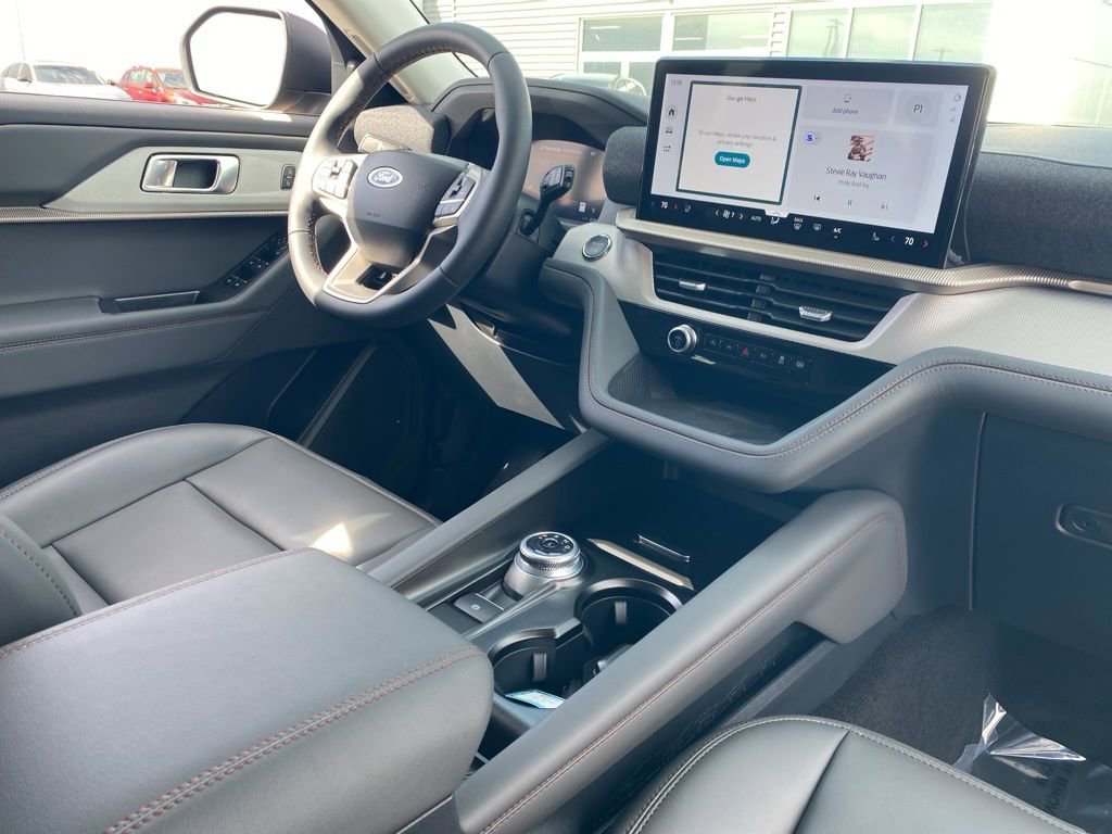 New 2025 Ford Explorer Active image 7
