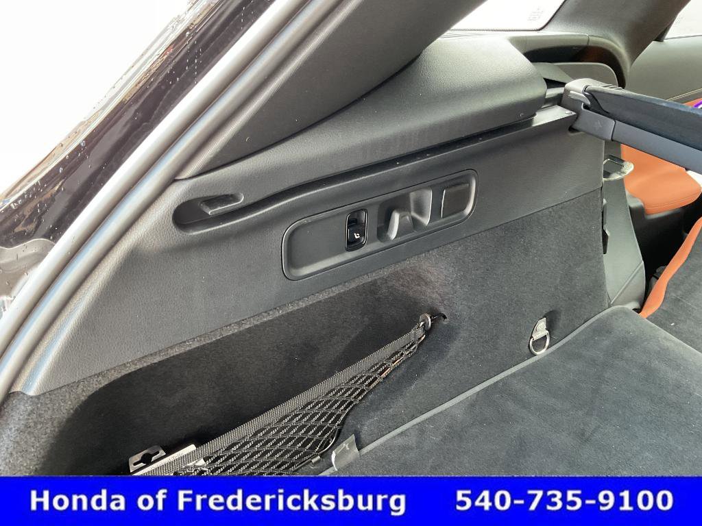 Used 2025 Mercedes-Benz GLC 300 4MATIC image 22
