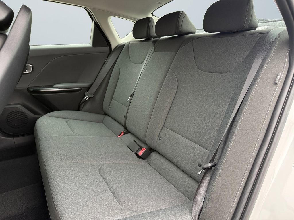 New 2025 Kia K4 LXS image 13