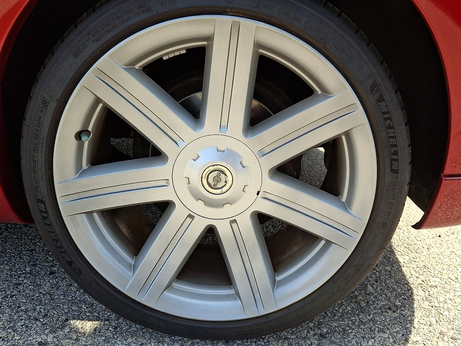 Used 2005 Chrysler Crossfire Limited image 11