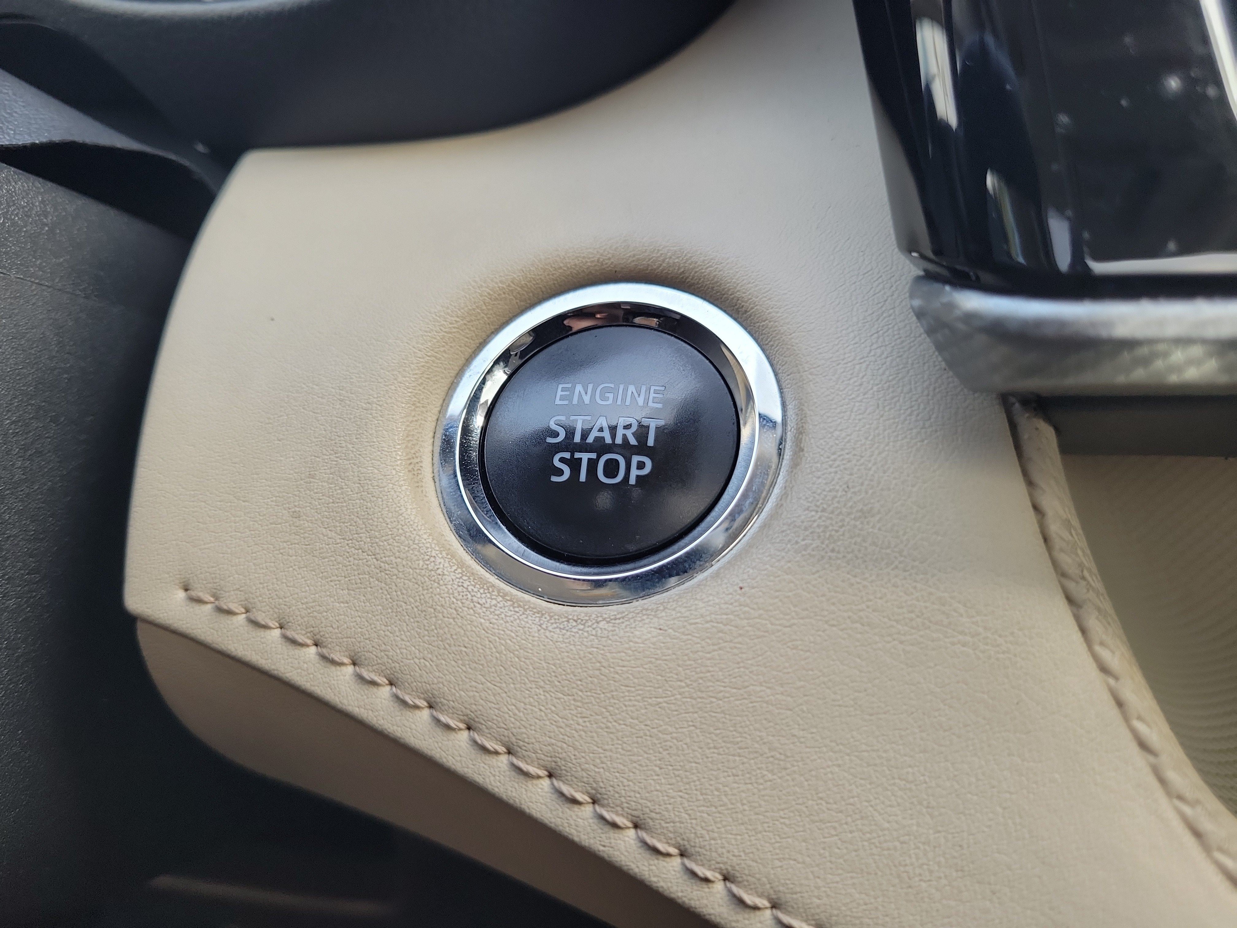 Used 2022 Toyota Highlander Platinum FWD image 32