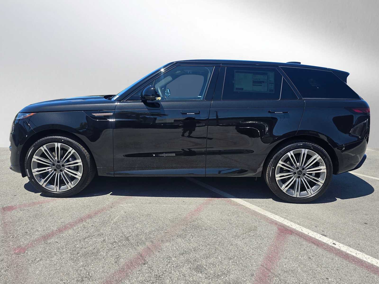 New 2026 Land Rover Range Rover Sport Dynamic SE AWD/4WD image 2