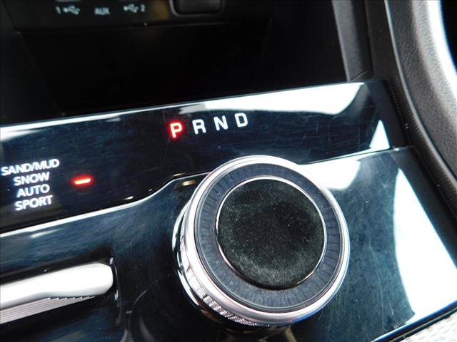 Used 2025 Jeep Grand Cherokee L Limited w/ Black Appearance Package AWD/4WD image 18