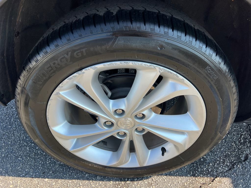 Used 2023 Buick Encore GX Preferred w/ Cold Weather Comfort Package image 17