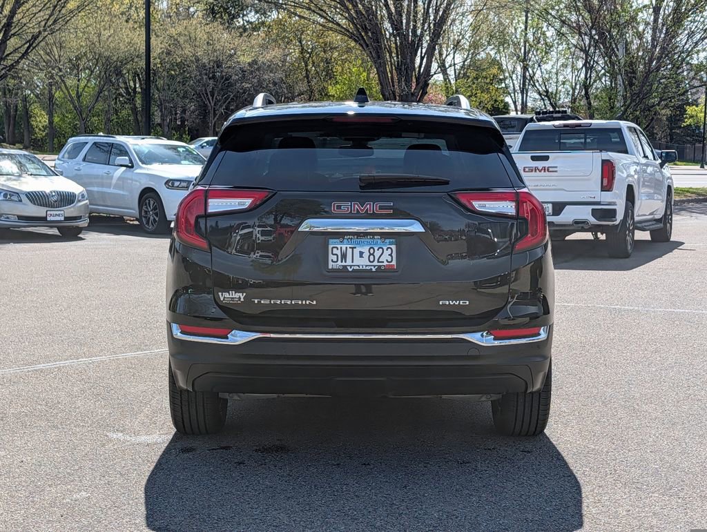 Used 2024 GMC Terrain SLT w/ Infotainment Package II AWD/4WD image 8