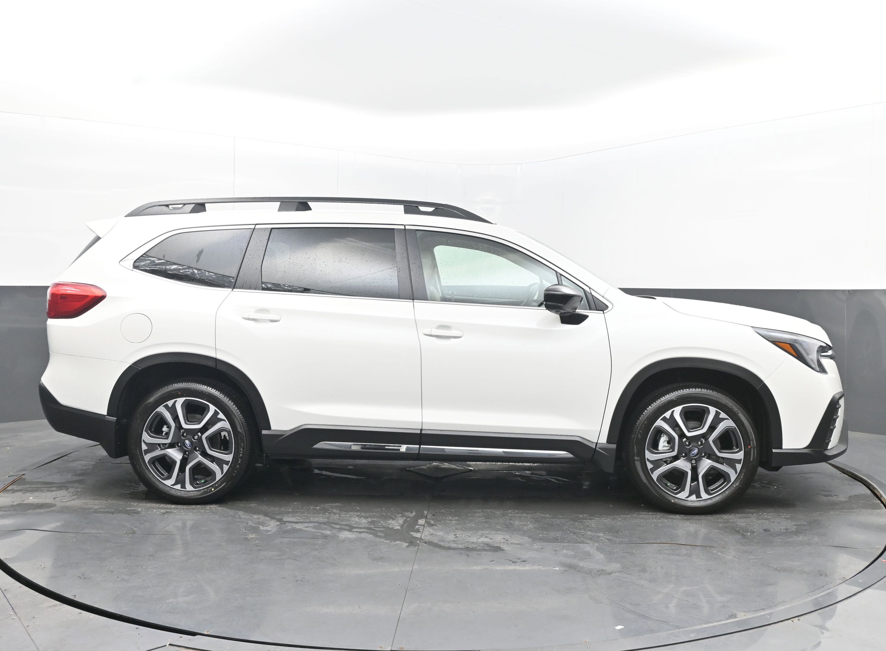 New 2025 Subaru Ascent Limited image 8